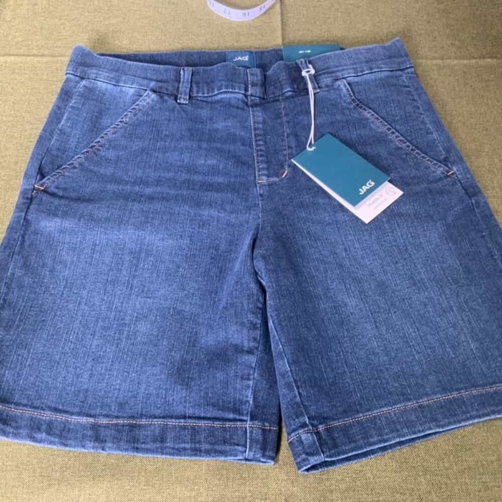 NWT Women’s Pull On Jag Jean Shorts Sz 8